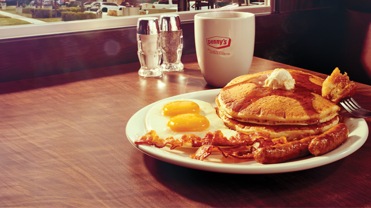 Denny's Restaurant Photo 3
